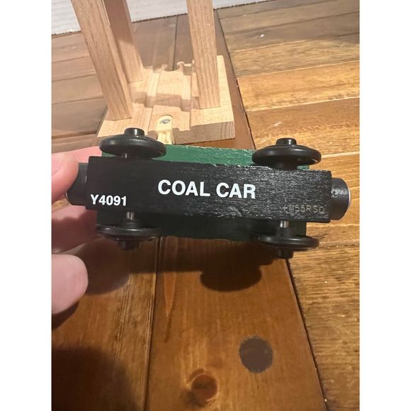 Thomas wooden track crosby coal with car - Picture 8 of 9